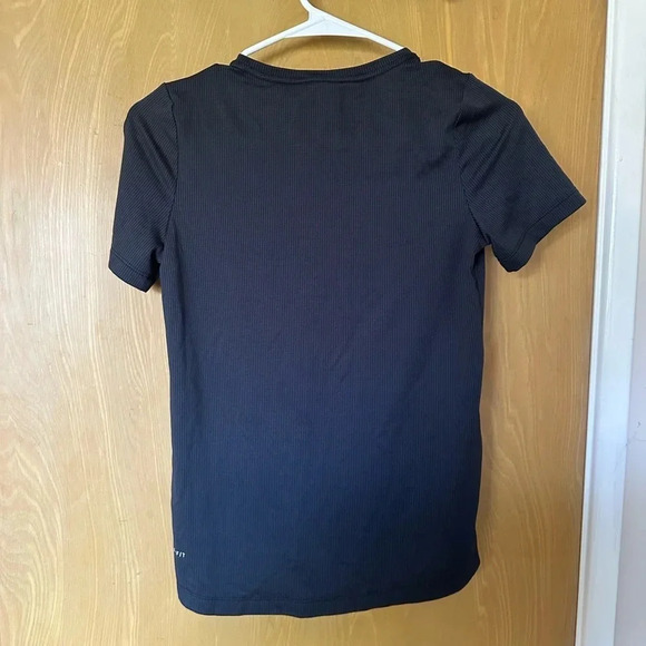 Nike Black T-Shirt with White Logo - Picture 6 of 7